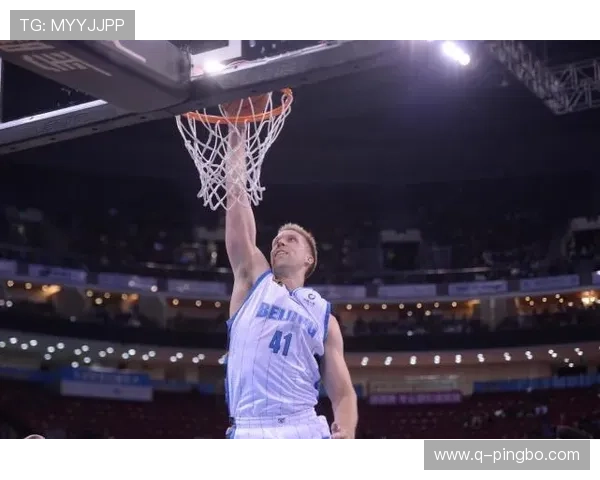 汉密尔顿无球跑动撕裂防线，中投效率领跑后卫群